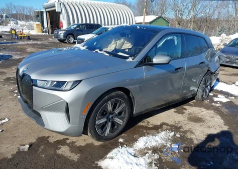 2026 BMW Ix xDrive45 z USA, uszkodzony, nr VIN WB543CF04TCW81876